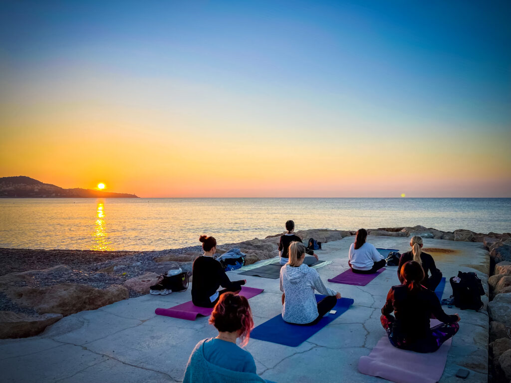 yoga en bord de mer